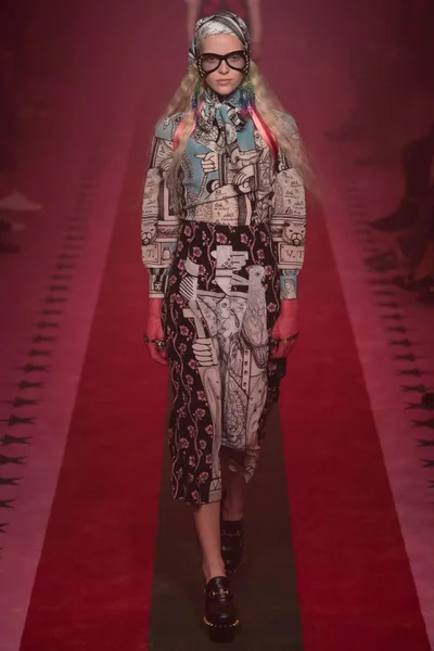 Look 73